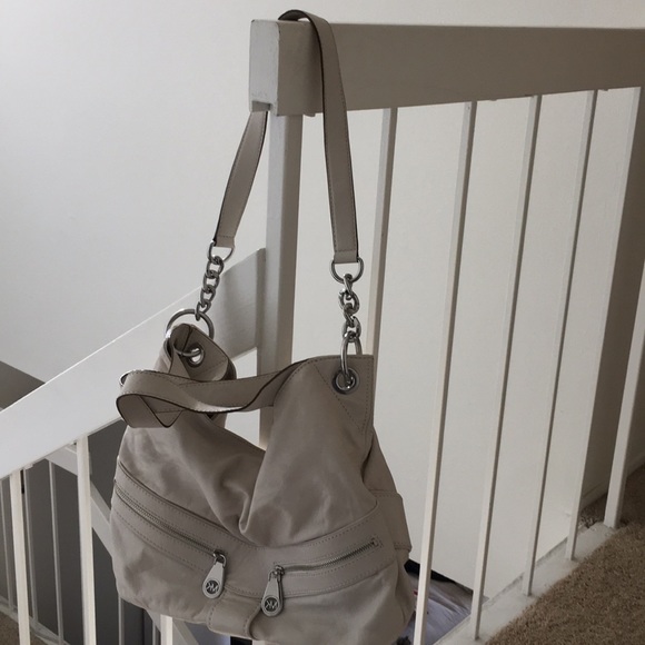 Micheal Kors purse - Picture 3 of 3